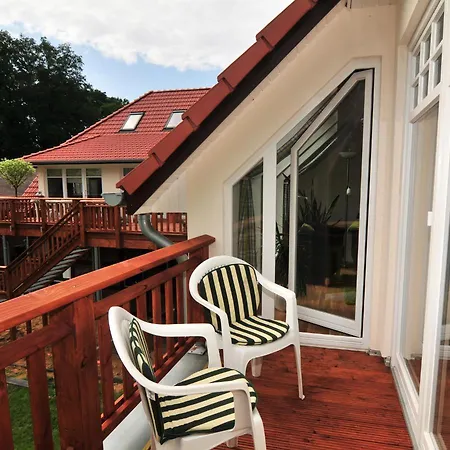 Schloms Hof Lägenhet *