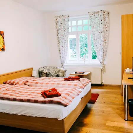 Schloms Hof Waffensen