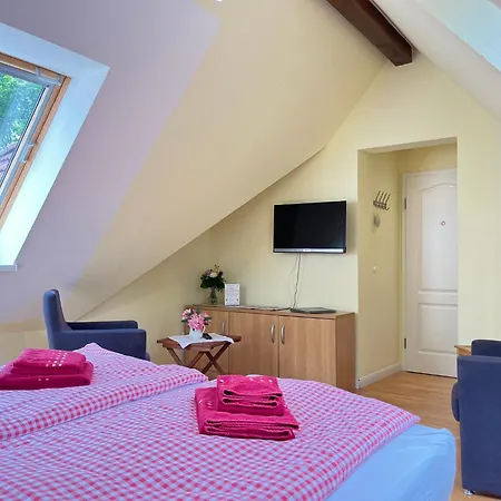 Schloms Hof Apartamento Waffensen