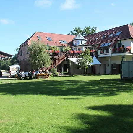 Schloms Hof Lägenhet *