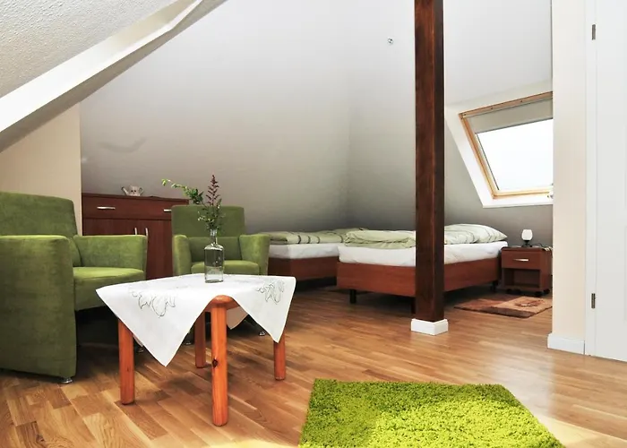 Schloms Hof Waffensen