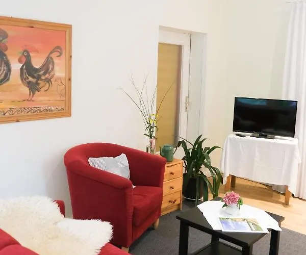 Schloms Hof Apartmán *